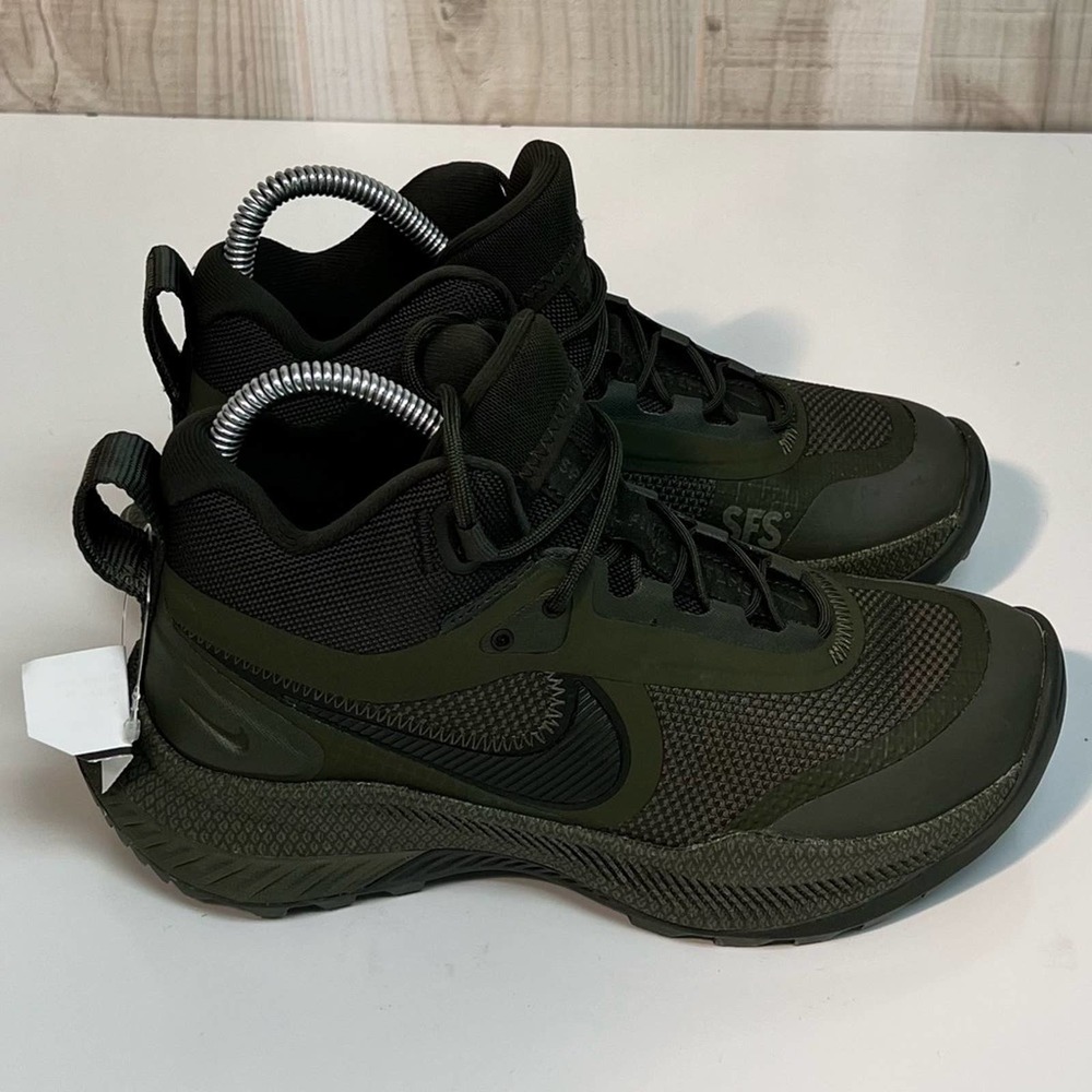 Nike Men’s Dark Green High-Top Training Shoes
